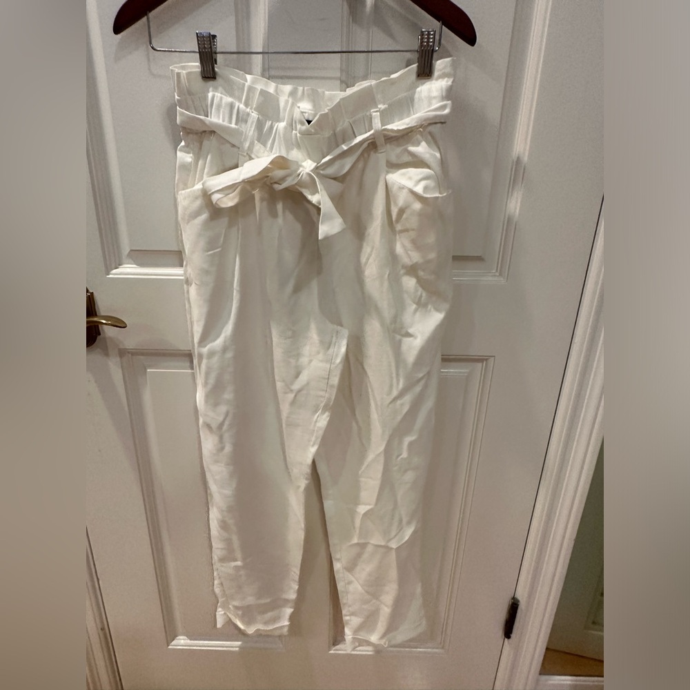 ZARA WOMENS WHITE KNITTED PANTS, SIZE M, FAIRLY USED